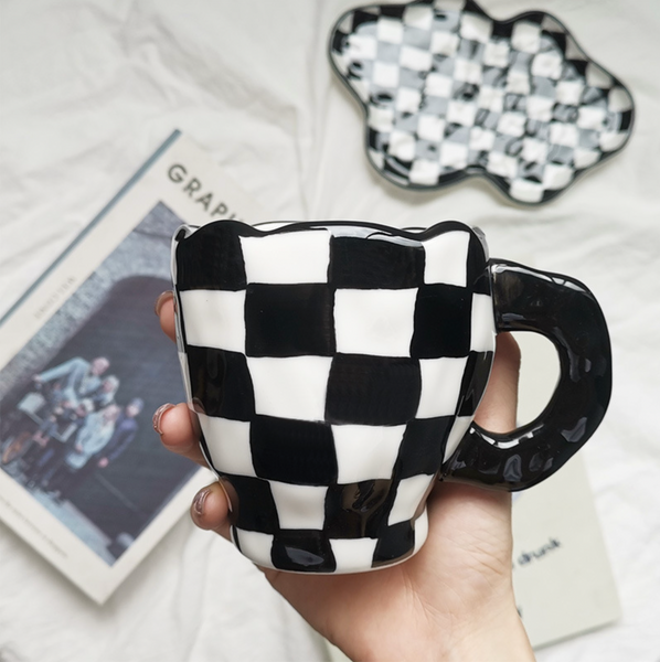 Classic Checkered Modern Coffee Mug Set