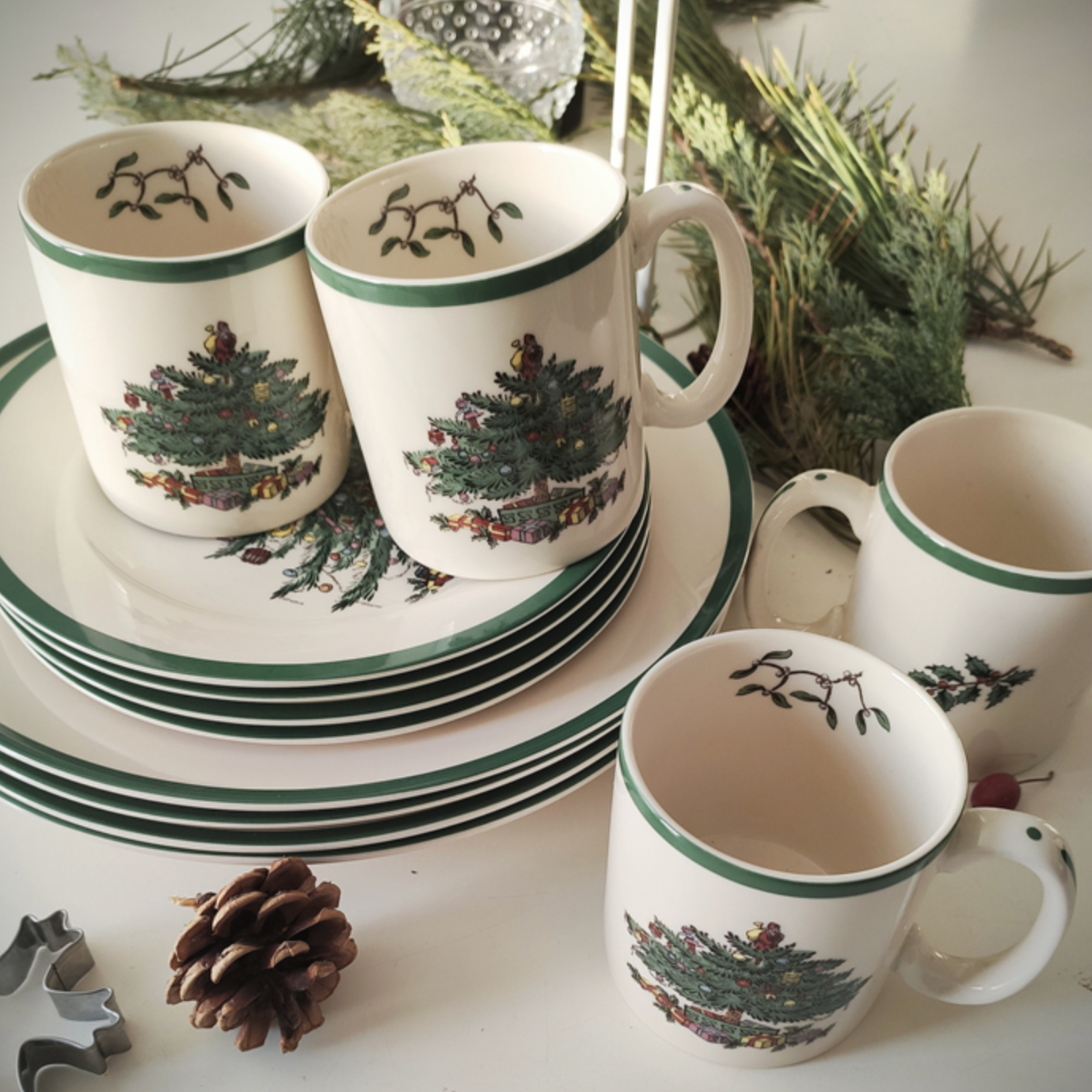 Christmas Tableware Set 12 Pieces Holiday Dinnerware M Decor